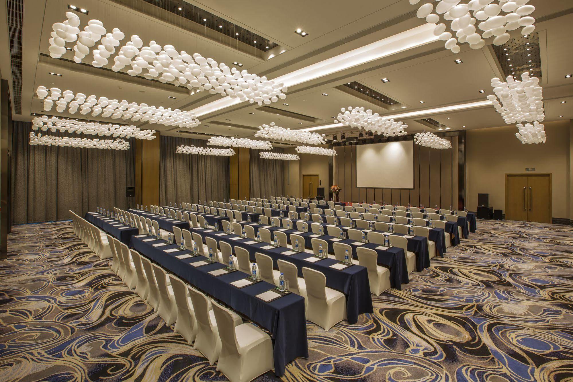C Plaza Hotel Yuzhong Exterior photo